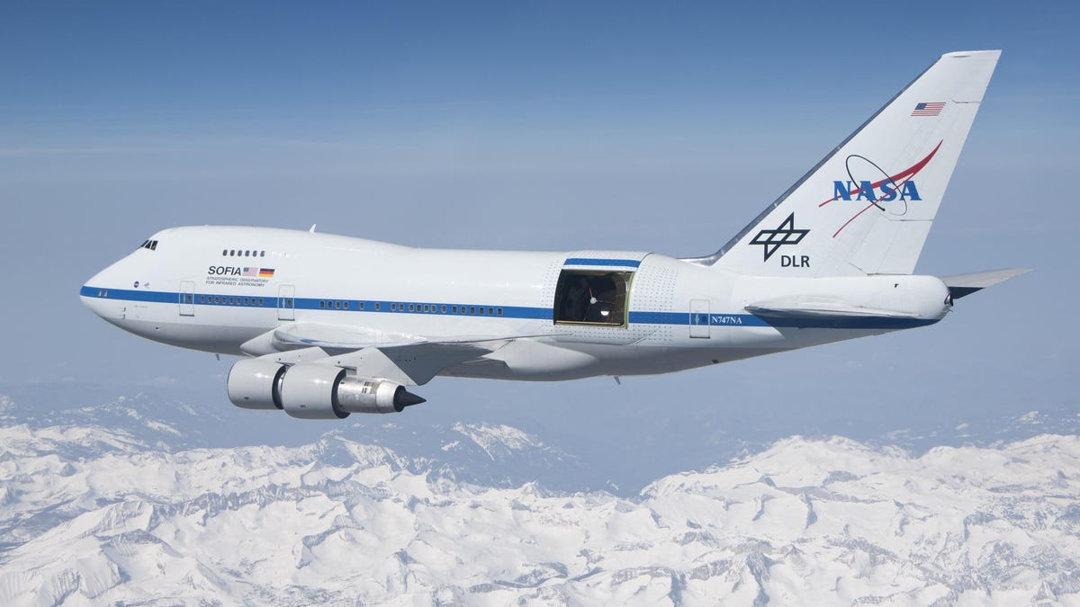 НАСА оттегли един от последните къси самолети Boeing 747SP в небето