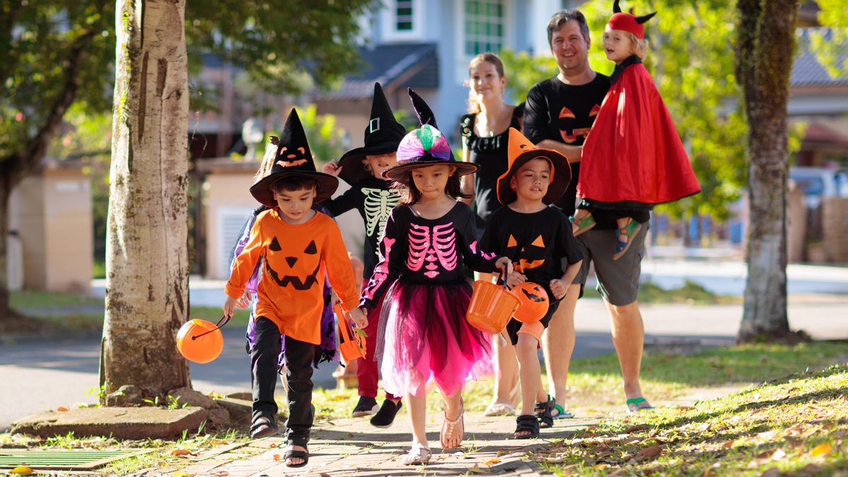 Use This Map to Find the Best Halloween Candy in Your Neighborhood thumbnail