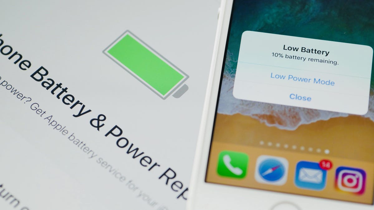 В каком году перестанет обновляться айфон. Обновление iphone. Apple Low Battery. Айфон отстой. Low Battery popup IOS.