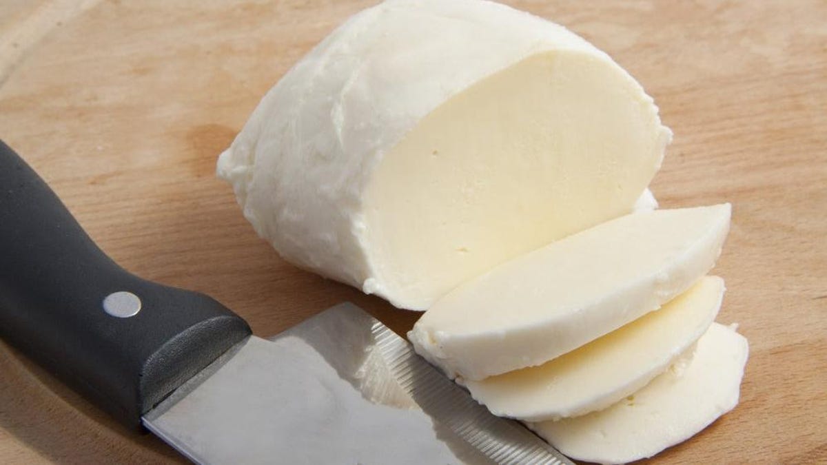 The Best Mozzarella Cheese, According to Pizza Pros