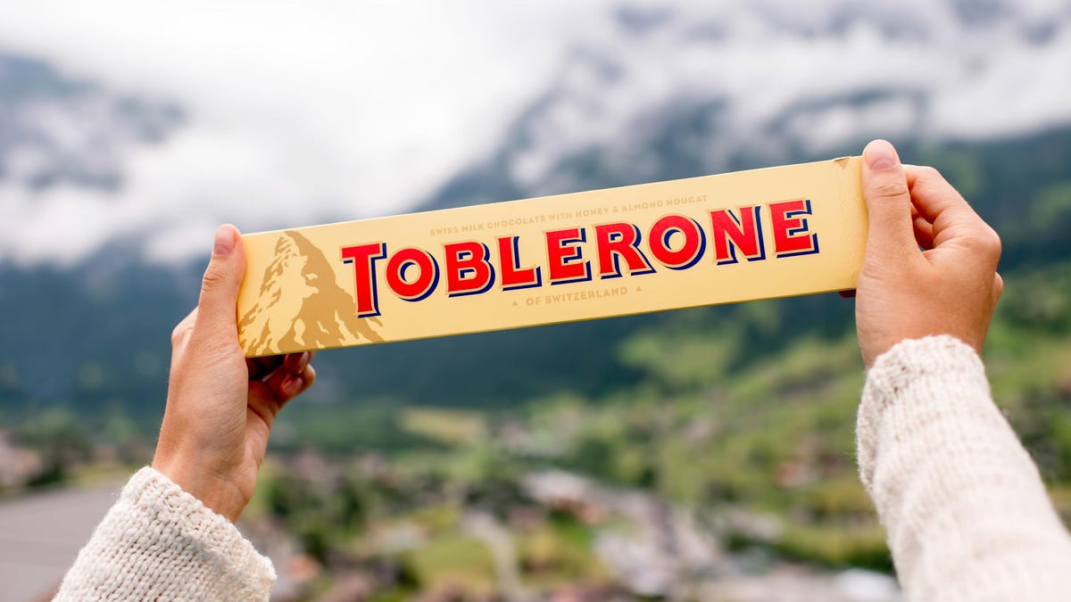Toblerone eliminará la montaña suiza Matterhorn de su logotipo