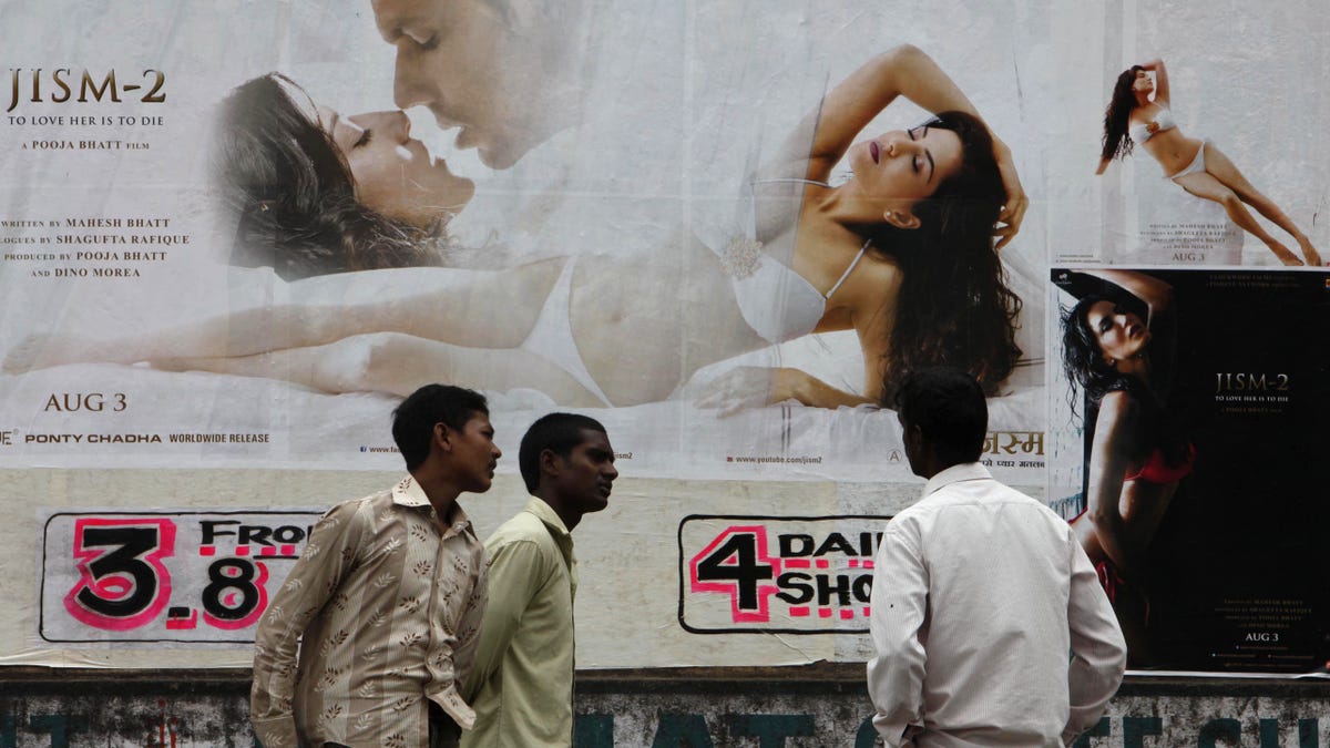 Hindi porn, Sunny Leone trended on Pornhub India in 2018