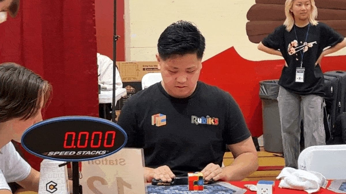 O novo recorde mundial do cubo de Rubik é de 3 segundos