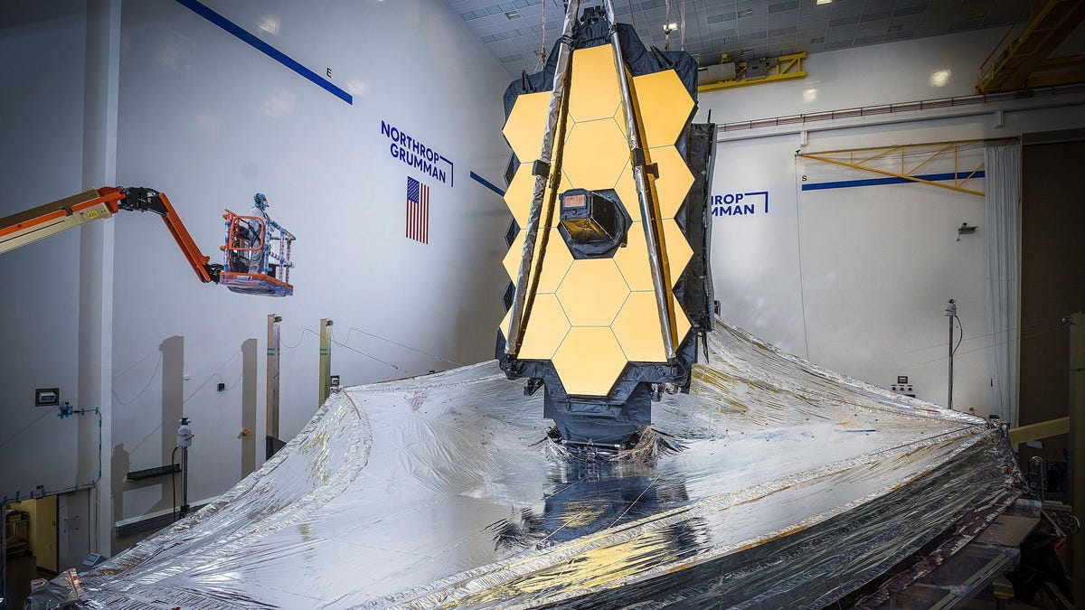 Webb Telescope's Mid-Infrared Camera Is Fully Back in Action After Worrisome Glitch
