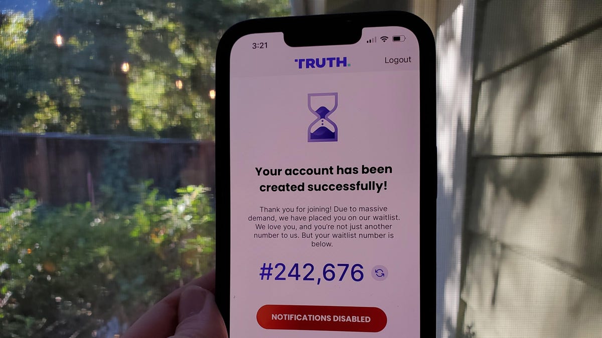 Here’s a List of Truth Social’s Problems on Launch Day in iOS