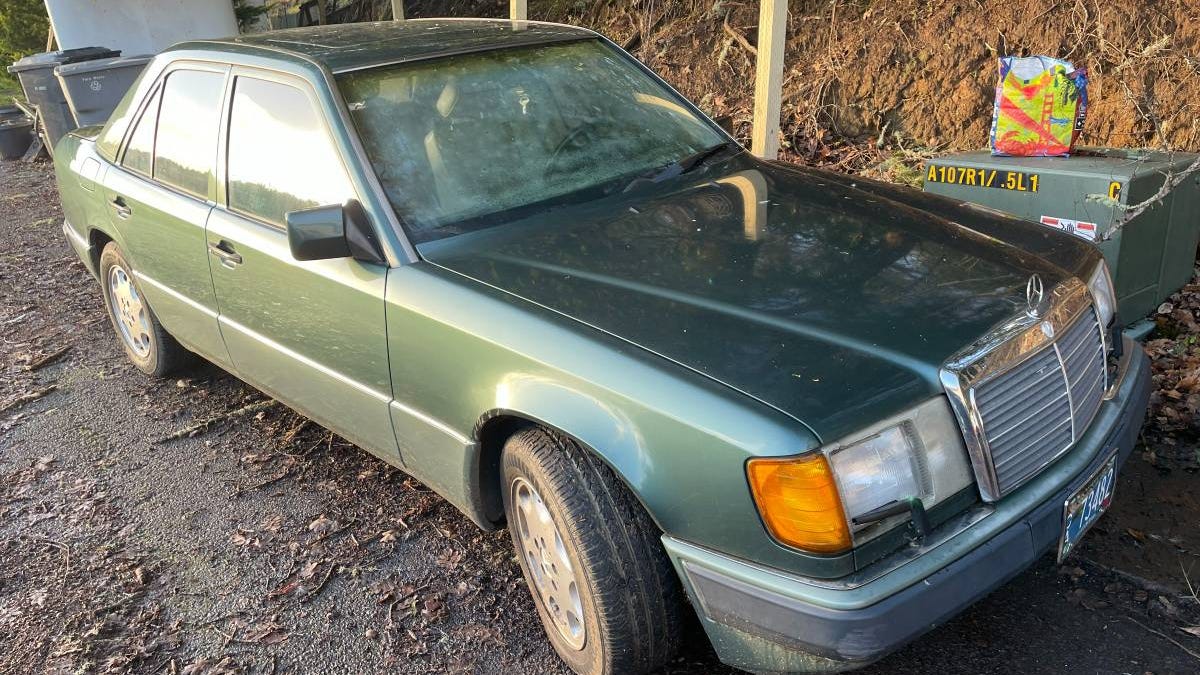 photo of At $1,000, Would You Take A Chance On This Misbehaving 1993 Mercedes 400 E? image