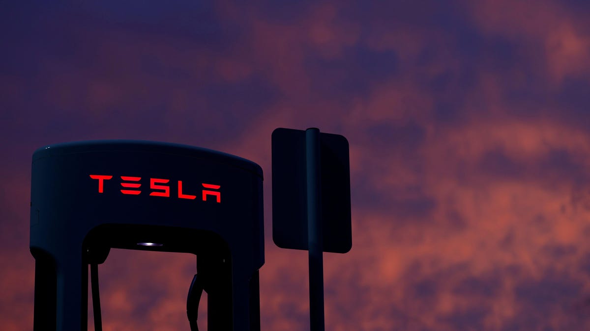 White House Wants Tesla Chargers To Include Standard System | Automotiv
