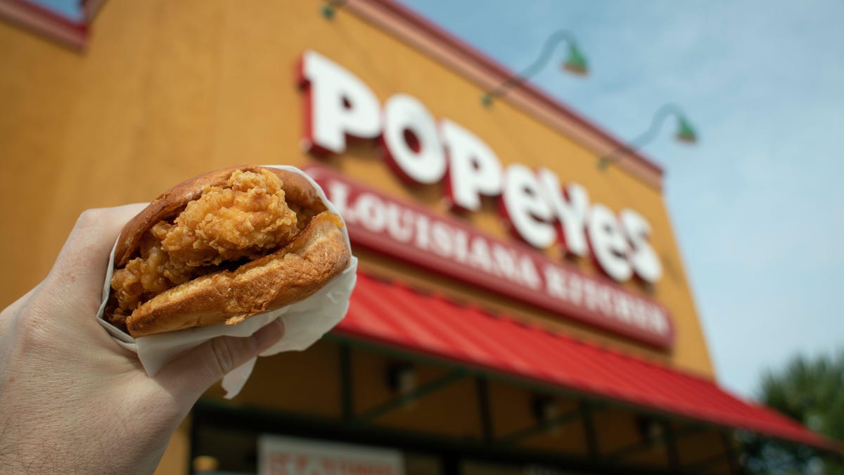 Obtenez gratuitement des sandwichs au poulet Popeyes pour le reste de l'année