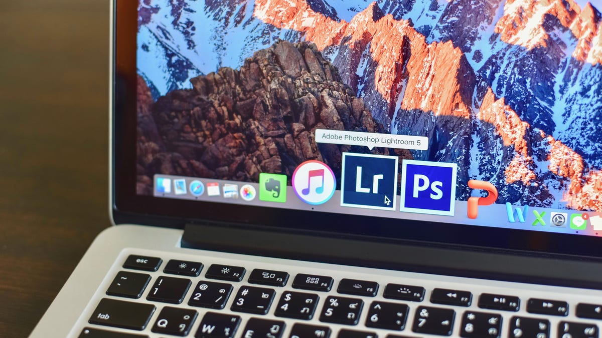 How to Fix Those Oversized App Icons on Your Mac’s Dock thumbnail