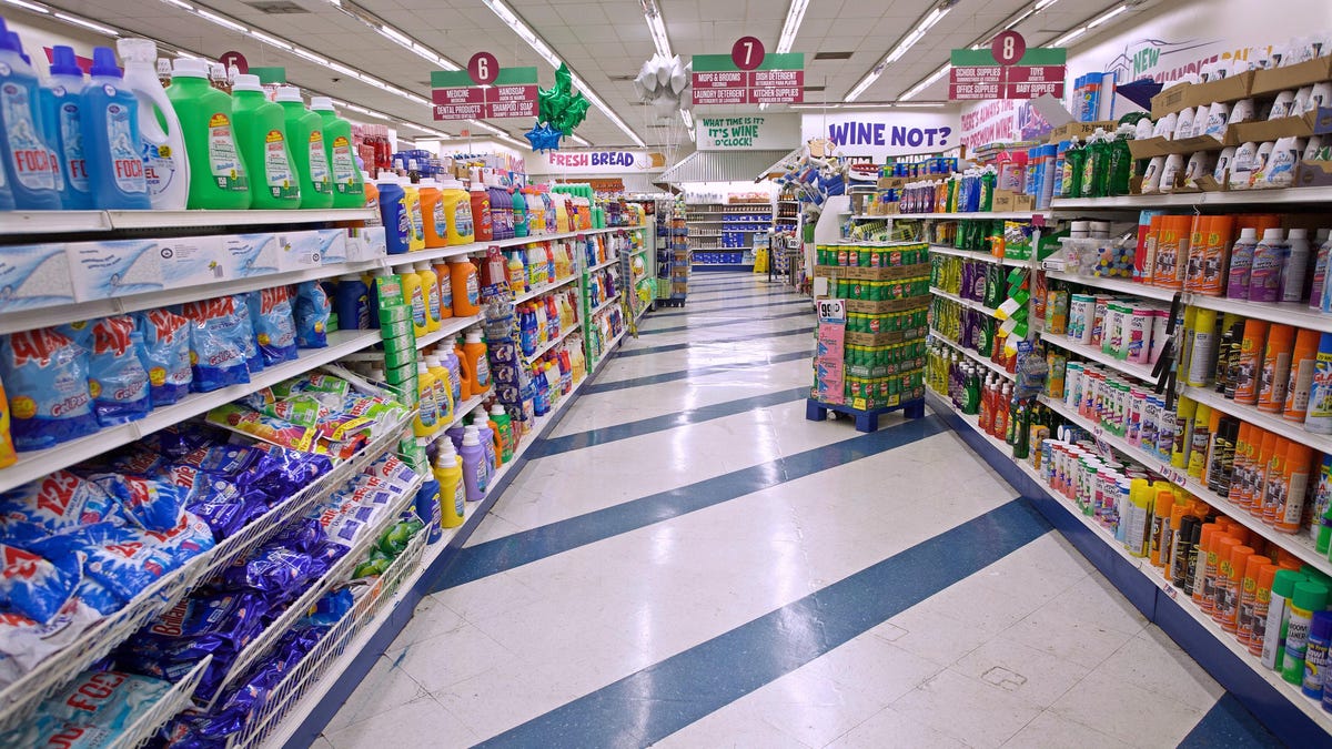 Which Household Items to Buy (and Avoid) at the Dollar Store