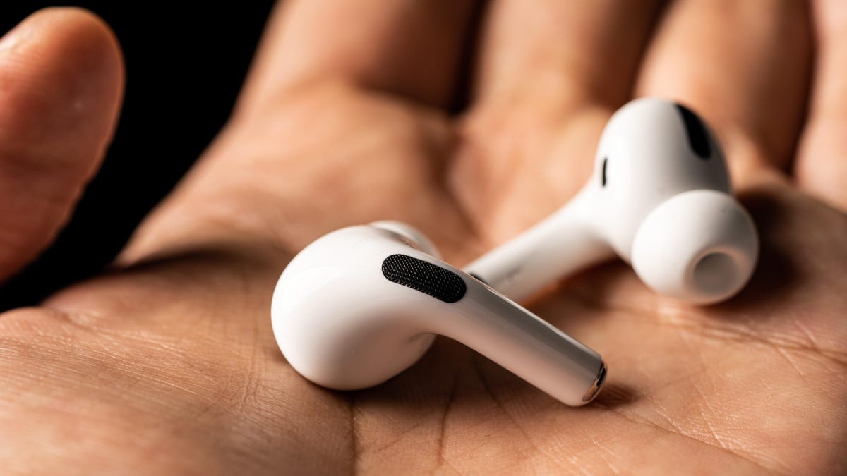 How to Get Notified When You Leave Your AirPods Pro Behind - Lifehacker