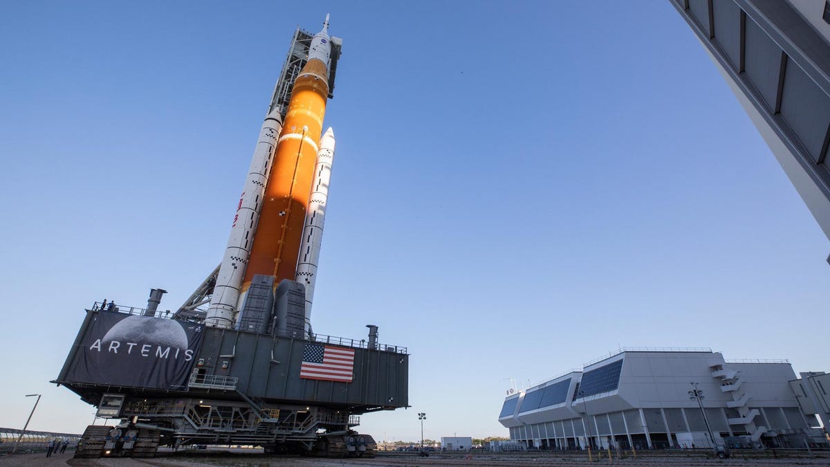 La NASA intentará un ensayo de lanzamiento de un megacohete en junio