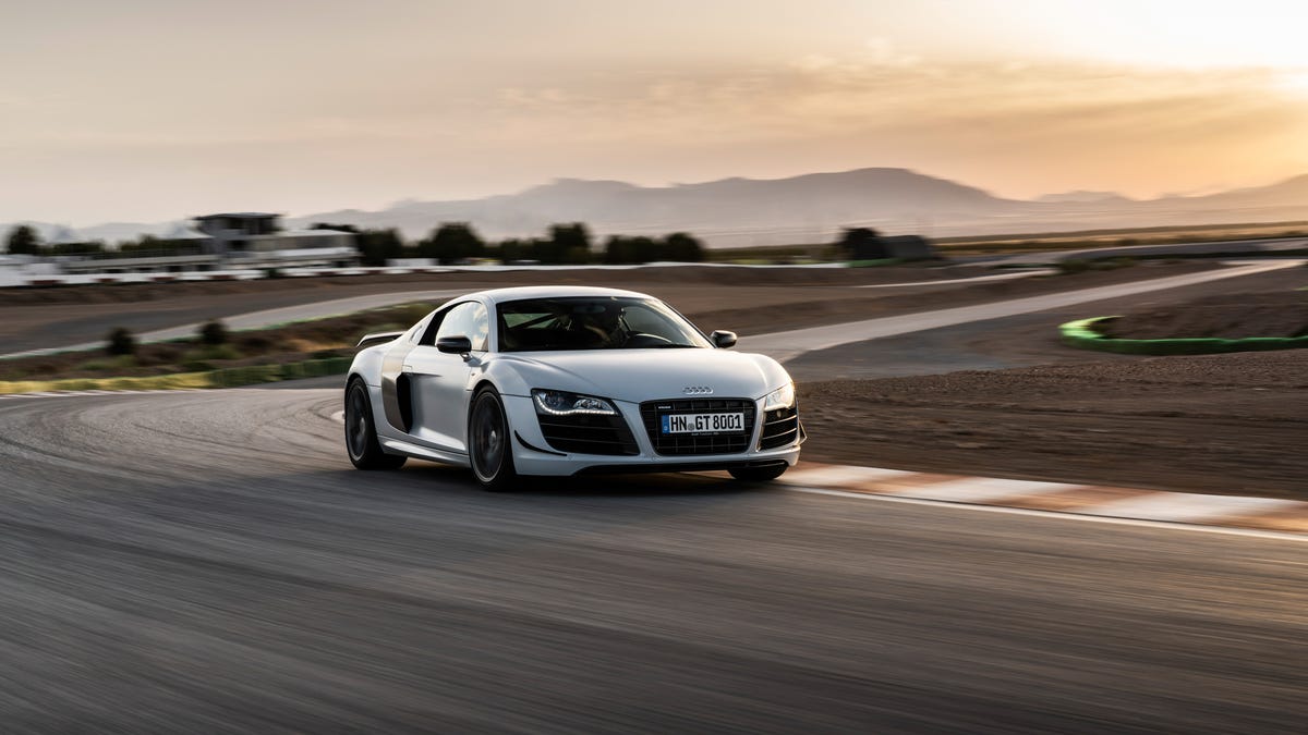 The 2023 Audi R8 Coupe V10 GT RWD Is One Hell of a Goodbye - Jalopnik