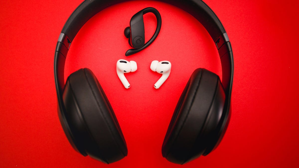 What Do All Those Noises Your AirPods And Beats Make Actually Mean what-do-all-those-noises-your-airpods-and-beats-make-actually-mean