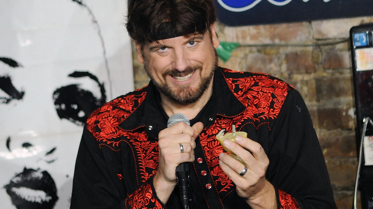 R.I.P. The Amazing Johnathan, innovative magician and comedian