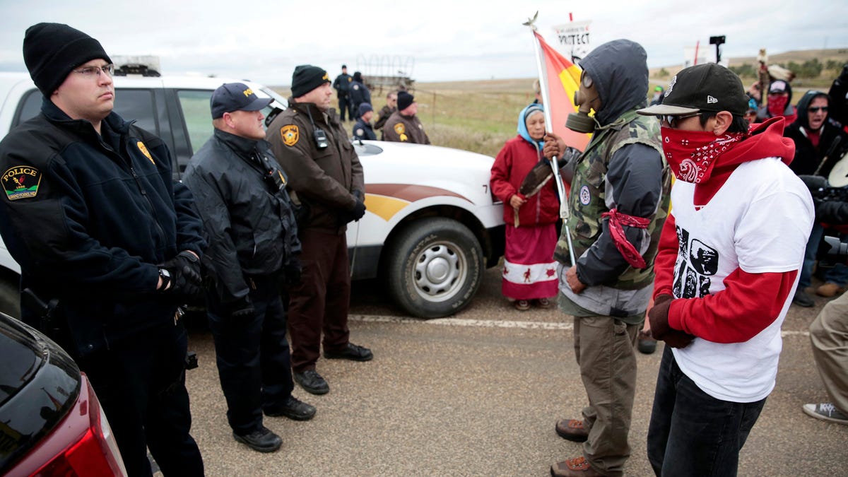 Standing Rock Dakota Access Pipeline Protesters Broadcast Their Tense Standoff With Police Using 8423