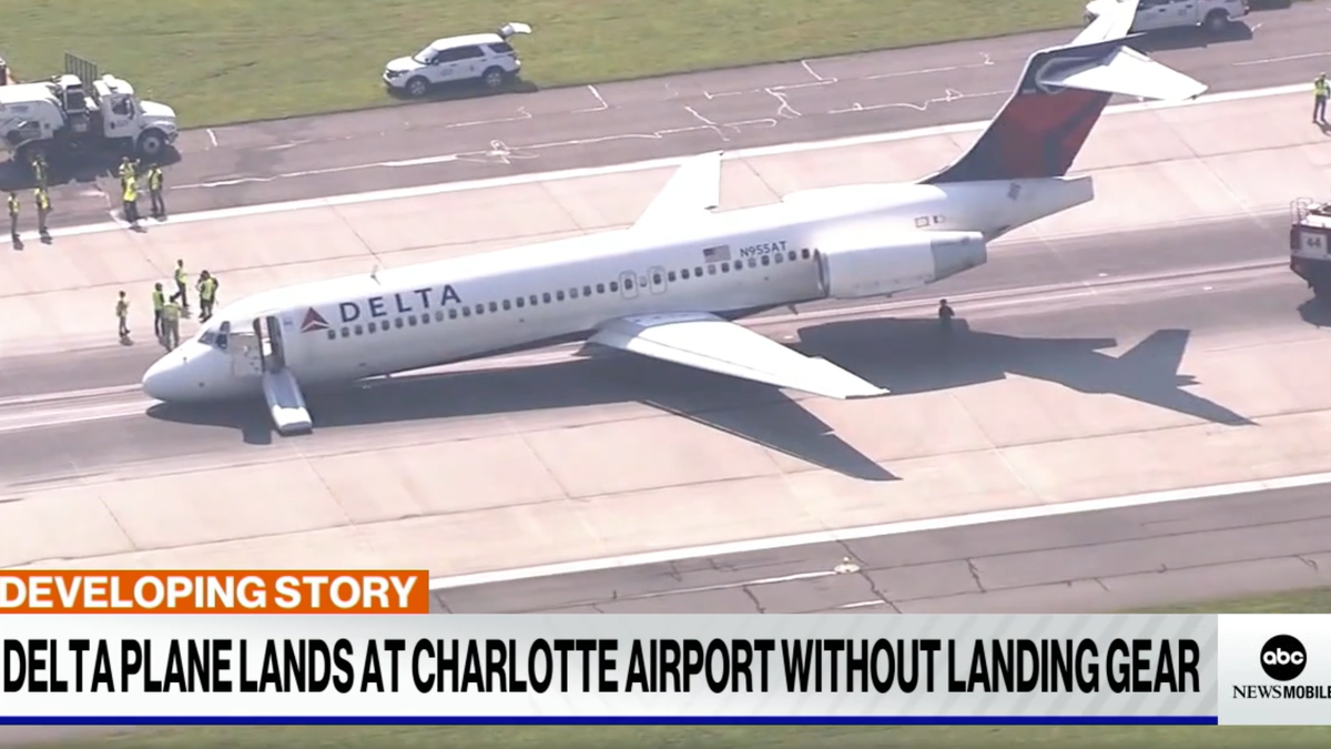 Delta Flight Lands In North Carolina Without Nose Gear Flipboard