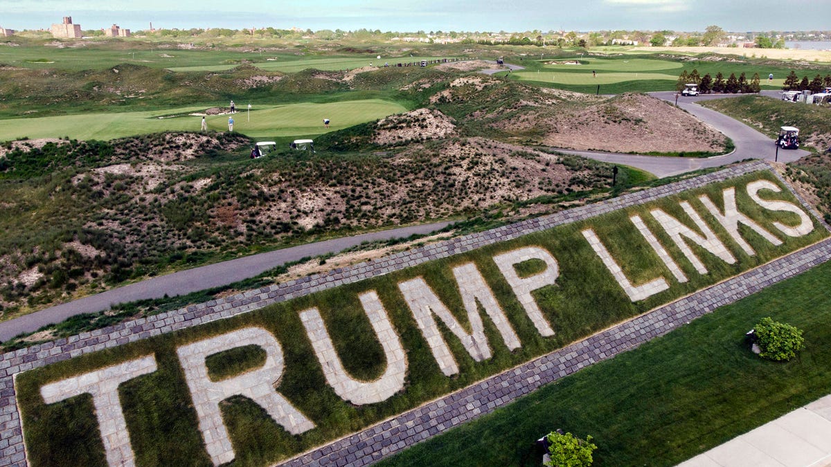 Trump Organization Sells Bronx Golf Course to New York Casino Company with Ambitious City Goals”

“Trump Organization Transfers Bronx Golf Course to Casino Giant with Big Plans for New York City