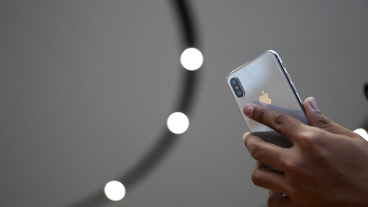 Apple advierte a los usuarios que no conecten iPhones a motocicletas