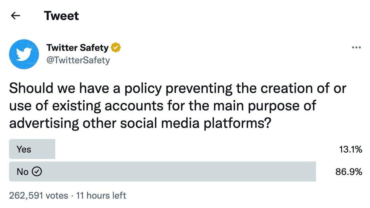 Twitter Suddenly Reverses Course on 'Policy' That Banned Links to Competing Soci..