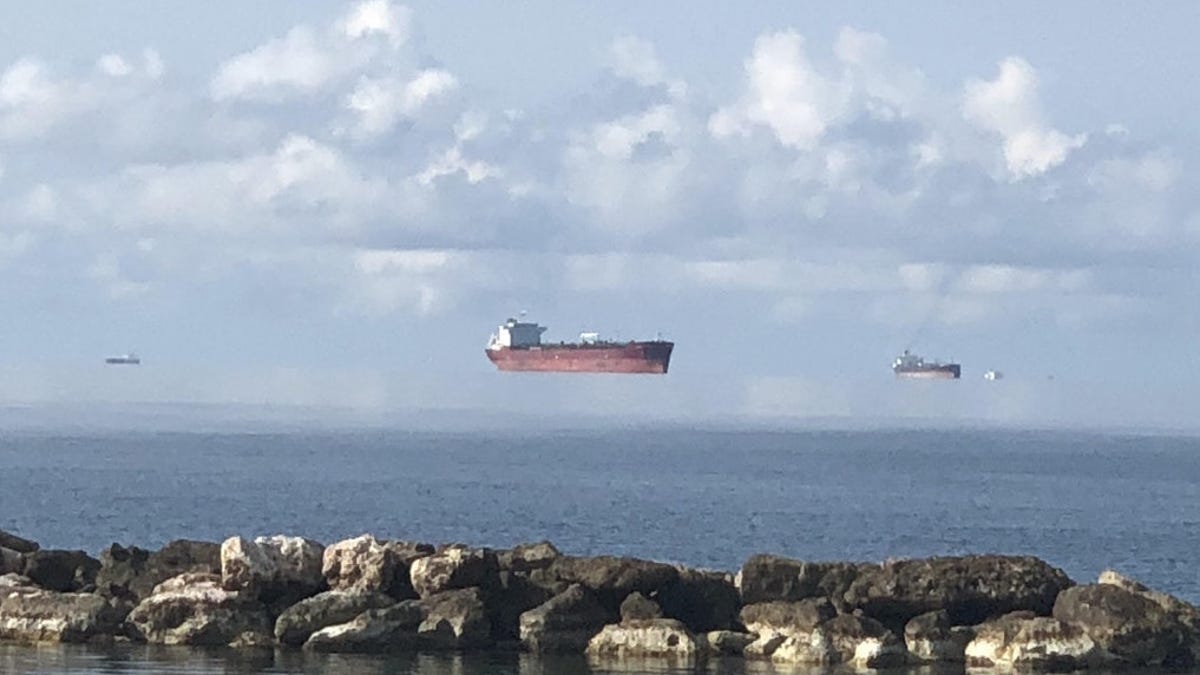 La foto no tiene ningún tipo de procesamiento, y tiene una explicación científica.