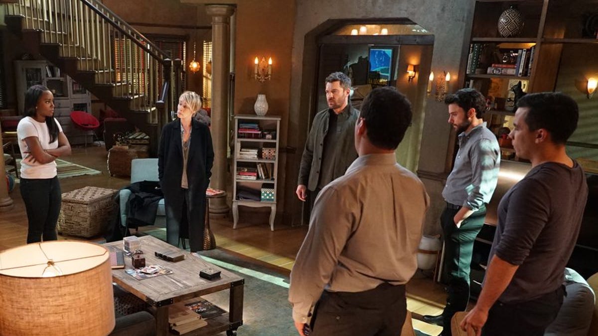 How To Get Away With Murder S Fall Finale Shatters The Group