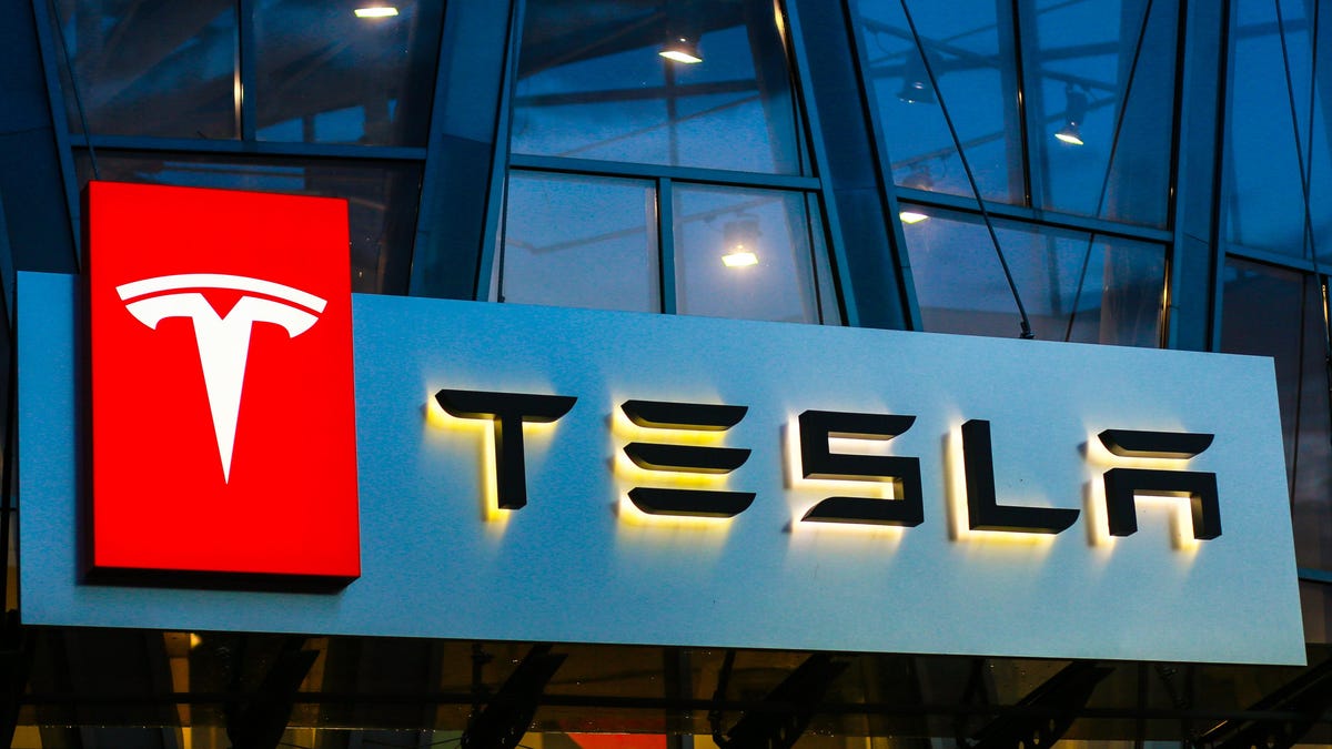 3,400,000 Times That Tesla Had to Recall a Car