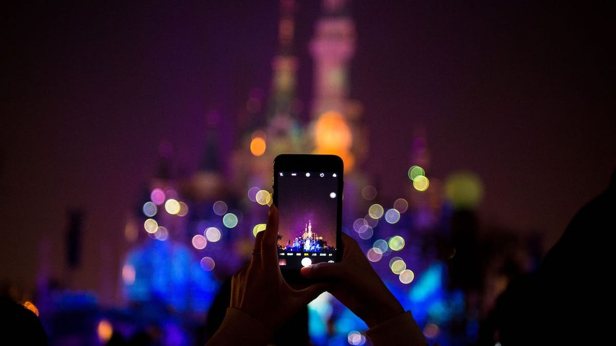 Shanghai Disneyland Closes Indefinitely to Halt Spread of Virus That Has Killed 26 and Sickened 881