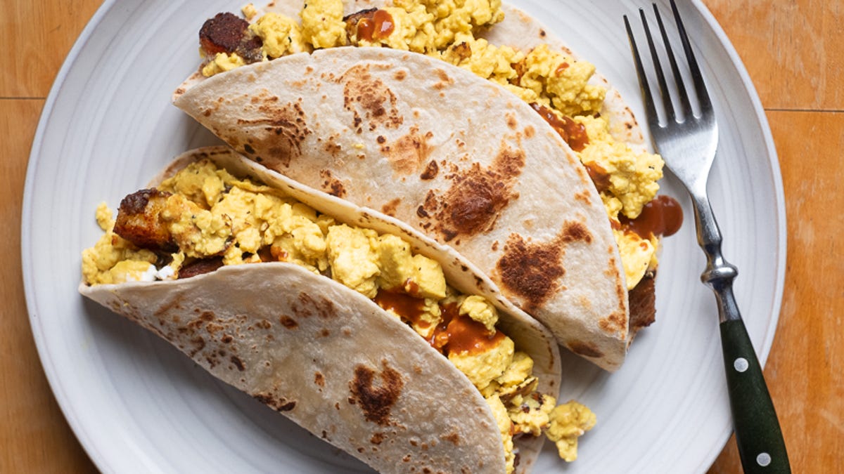 How to Make a Tofu Scramble That Doesn't Suck