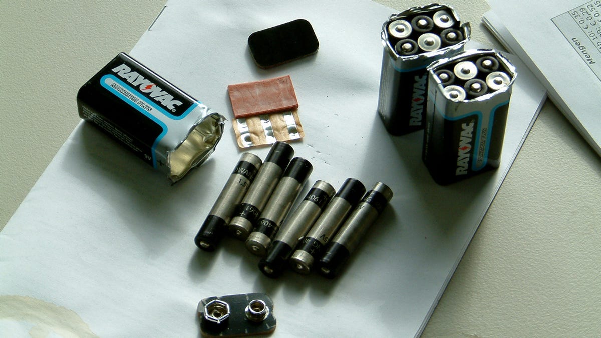Carefully Peel A 9v Battery To Find Smaller Batteries Inside