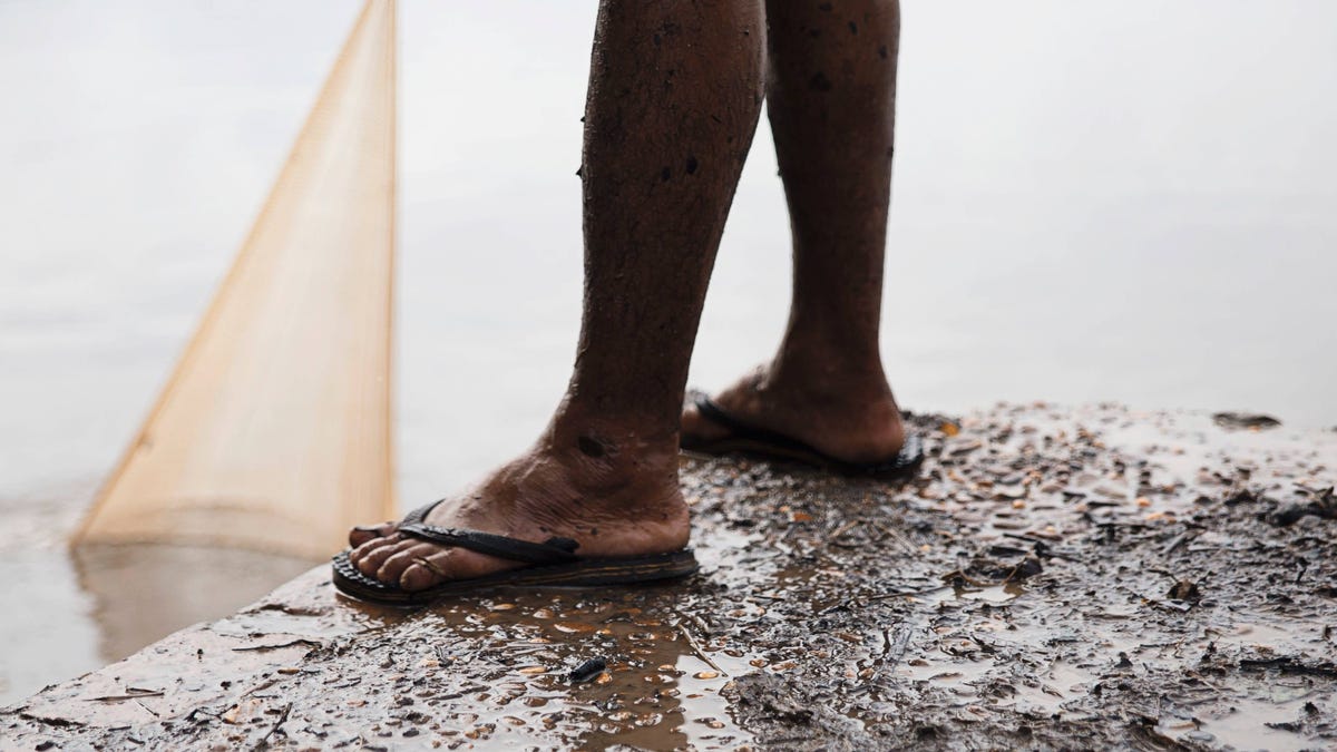 how to clean adidas slides