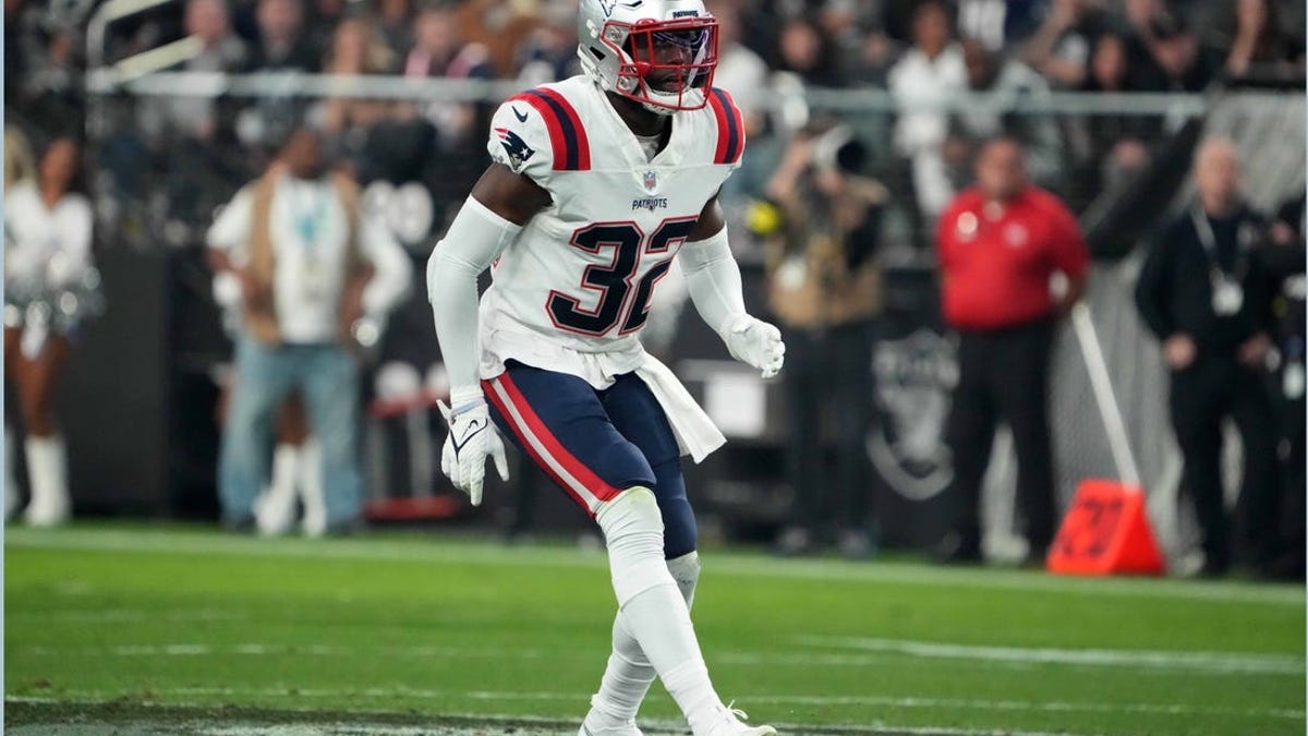 Patriots safety Devin McCourty announces his retirement after 13