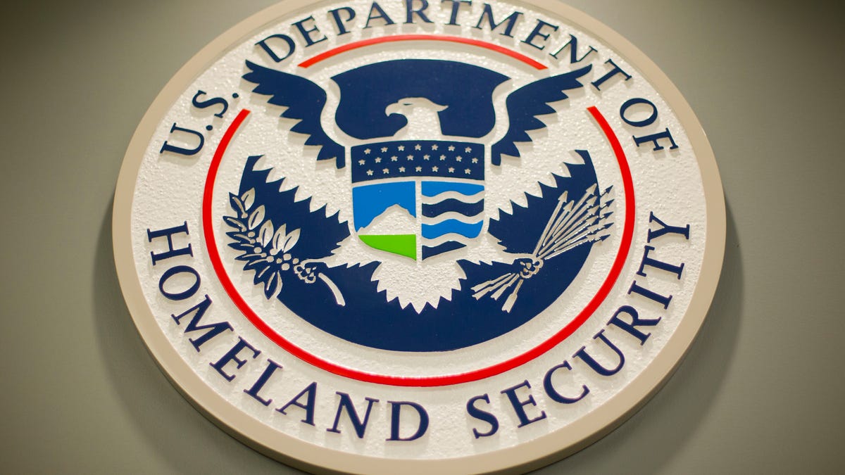 El Departamento de Seguridad Nacional hace una pausa en la nueva junta de desinformación