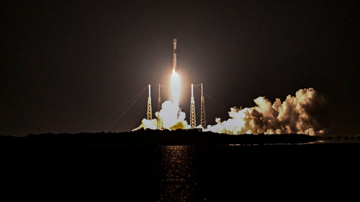 Photo of Starlink od Elona Muska sťažuje astronómom život
