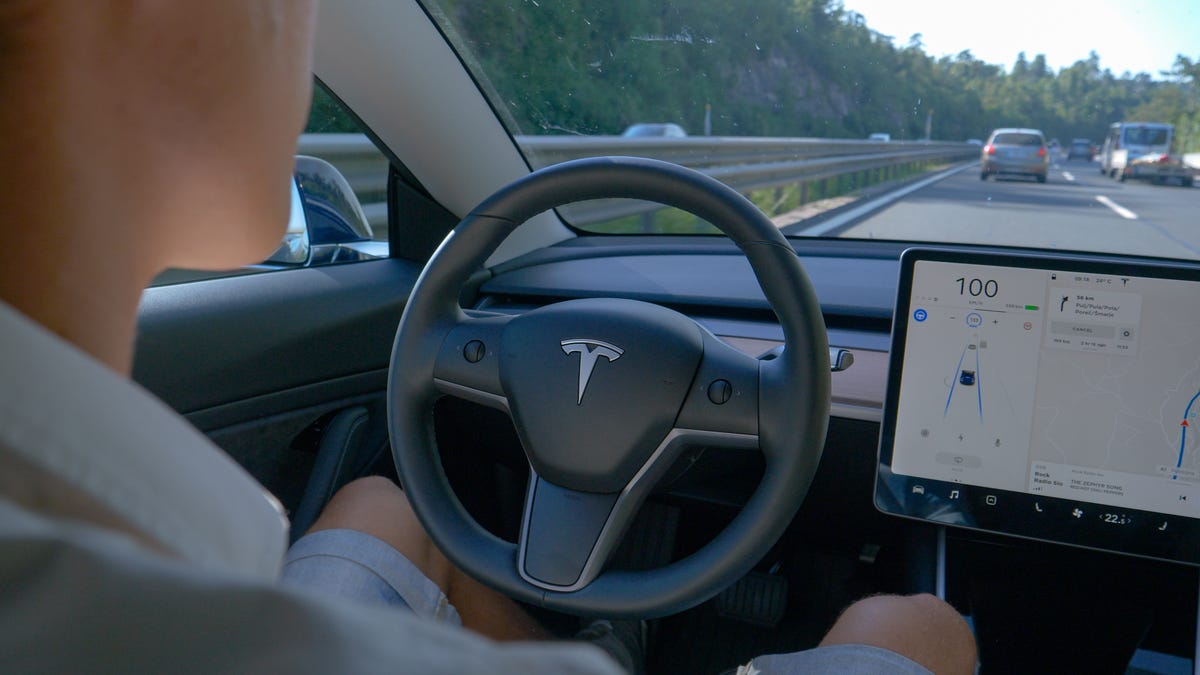 More Than 350,000 ‘Self-Driving’ Teslas Unsurprisingly Recalled