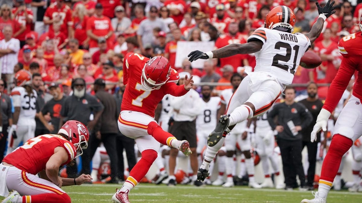 Chiefs rally for win over Deshaun Watson, Browns