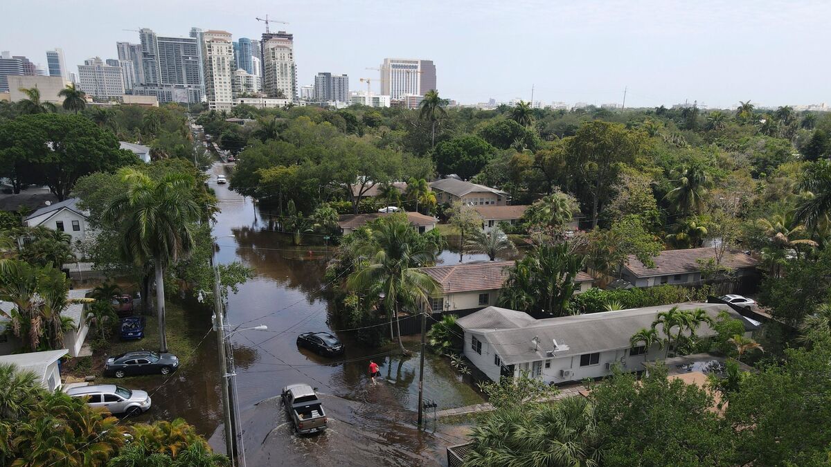 See Fort Lauderdale Underwater Following Torrential Downpour