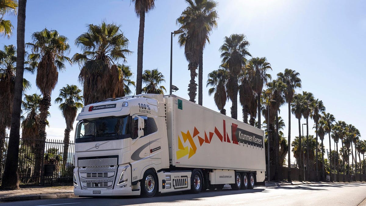Volvo Sets EV Truck Record With an 1,800-Mile Produce Delivery