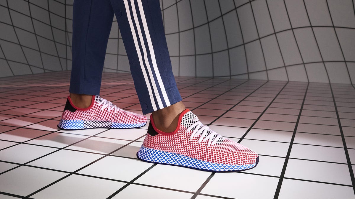 Instagram Adidas Deerupt was designed for the "toe-down" photo trend