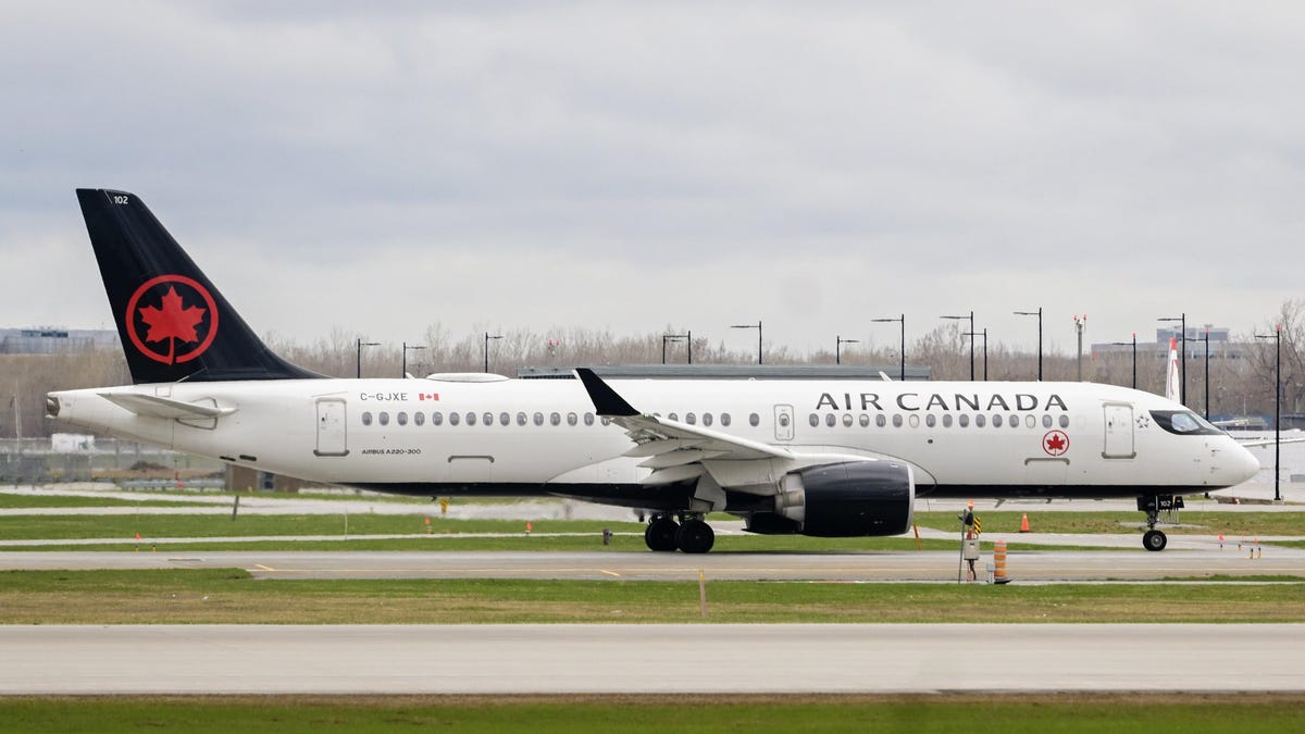 Air Canada Kicks Off Passengers Who Wouldn’t Sit In Vomit Seats