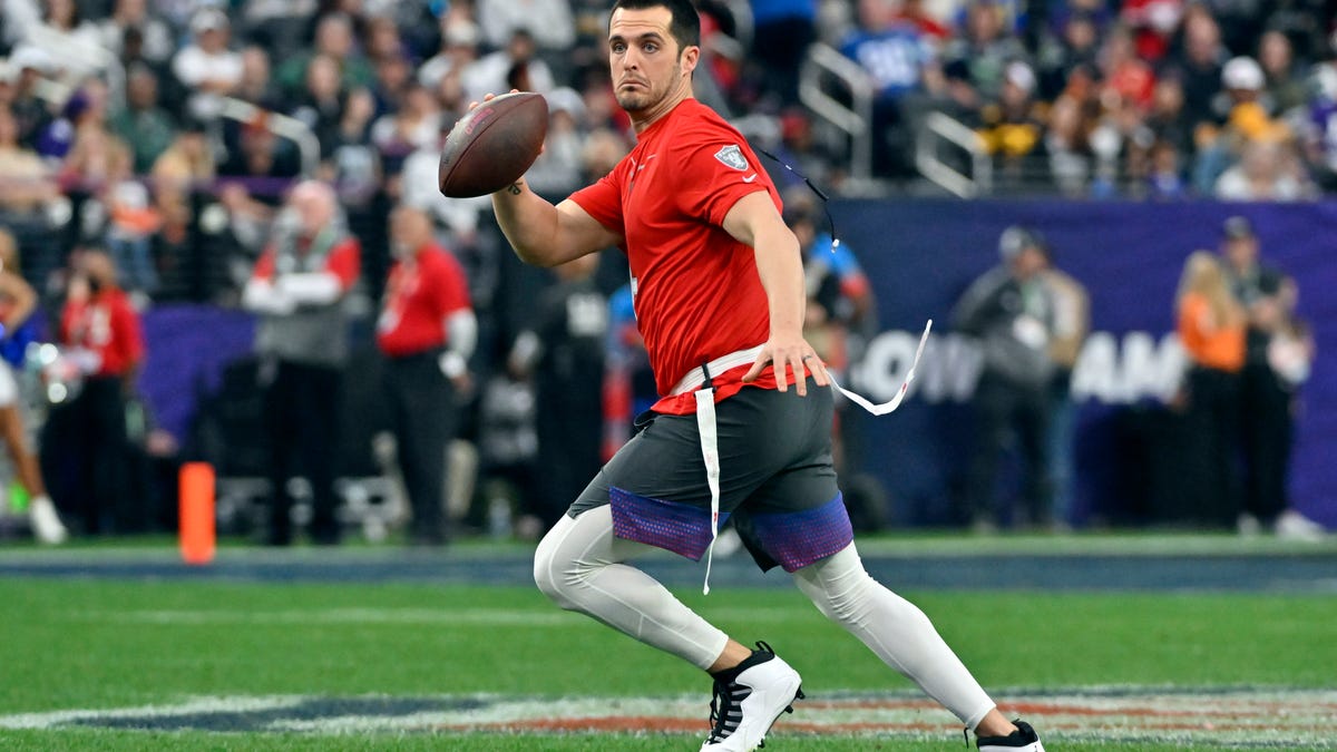 How does NFL free agency end for QB Derek Carr?