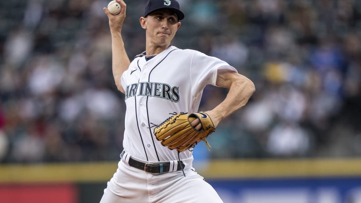 Mariners chase mini-sweep of up-and-down Padres