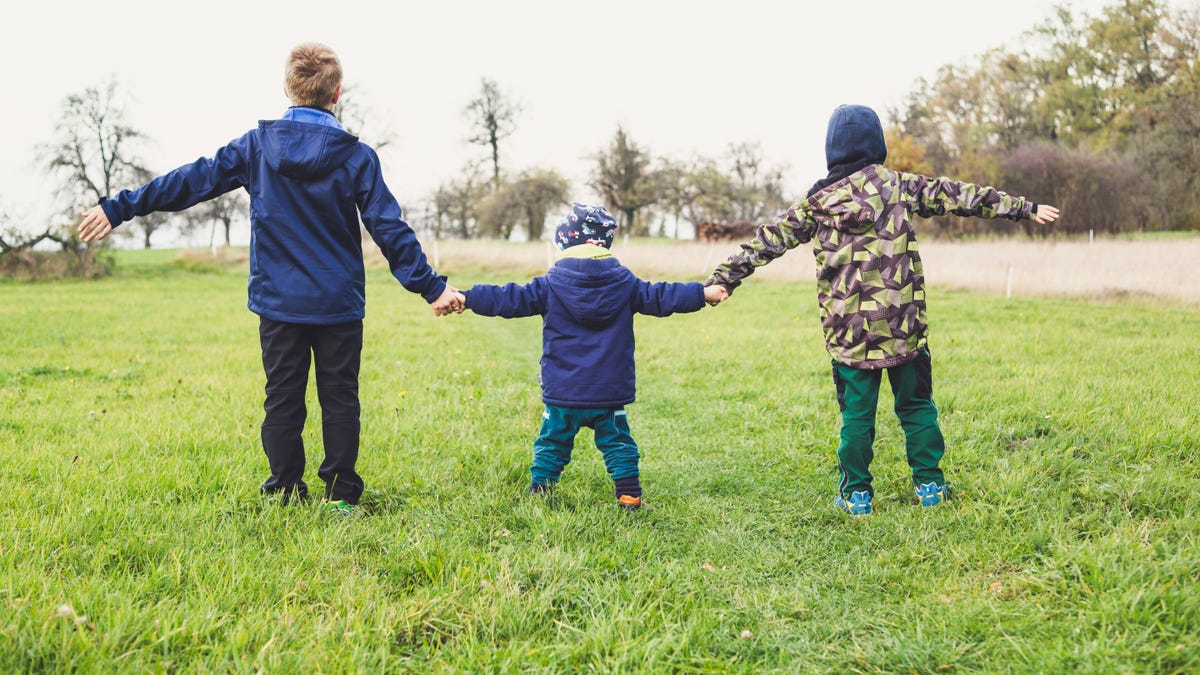 This Calculator Shows How Much You Should Pay Your Babysitter