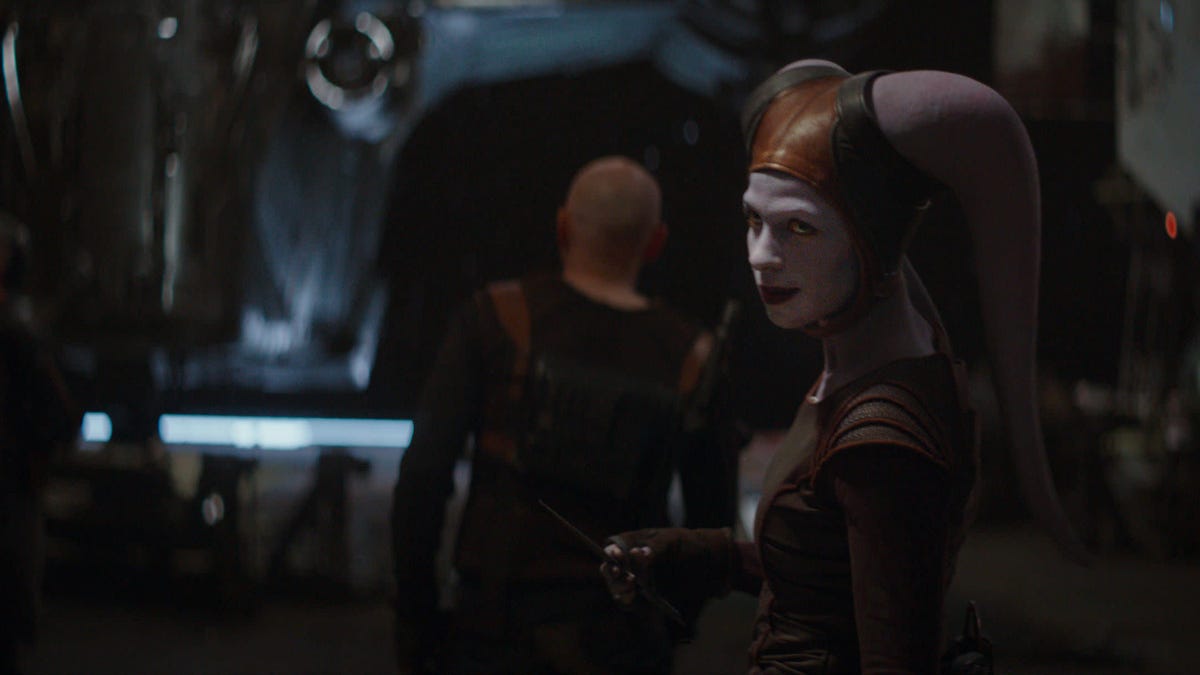 Mandalorian Episode 6 Recap The Prisoner S Many Guest Stars