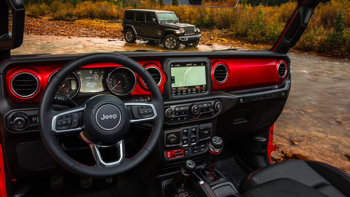 Here S How The 2018 Jeep Wrangler S Interior Compares To The