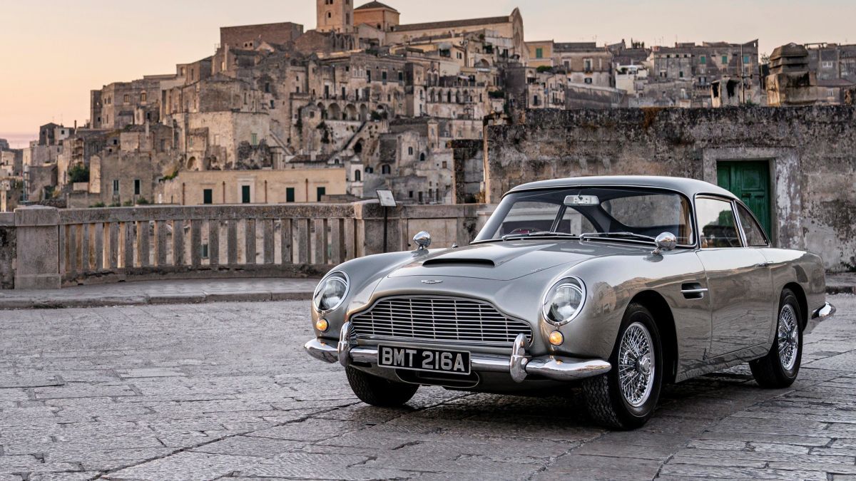 Some Great Old-School Aston Martins Will Be In The Next Bond Film