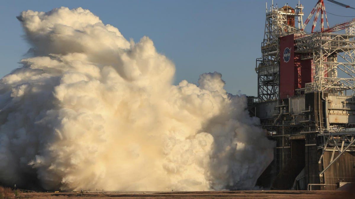 NASA considers Megarocket’s second ‘Hotfire’ test after unexpected shutdown