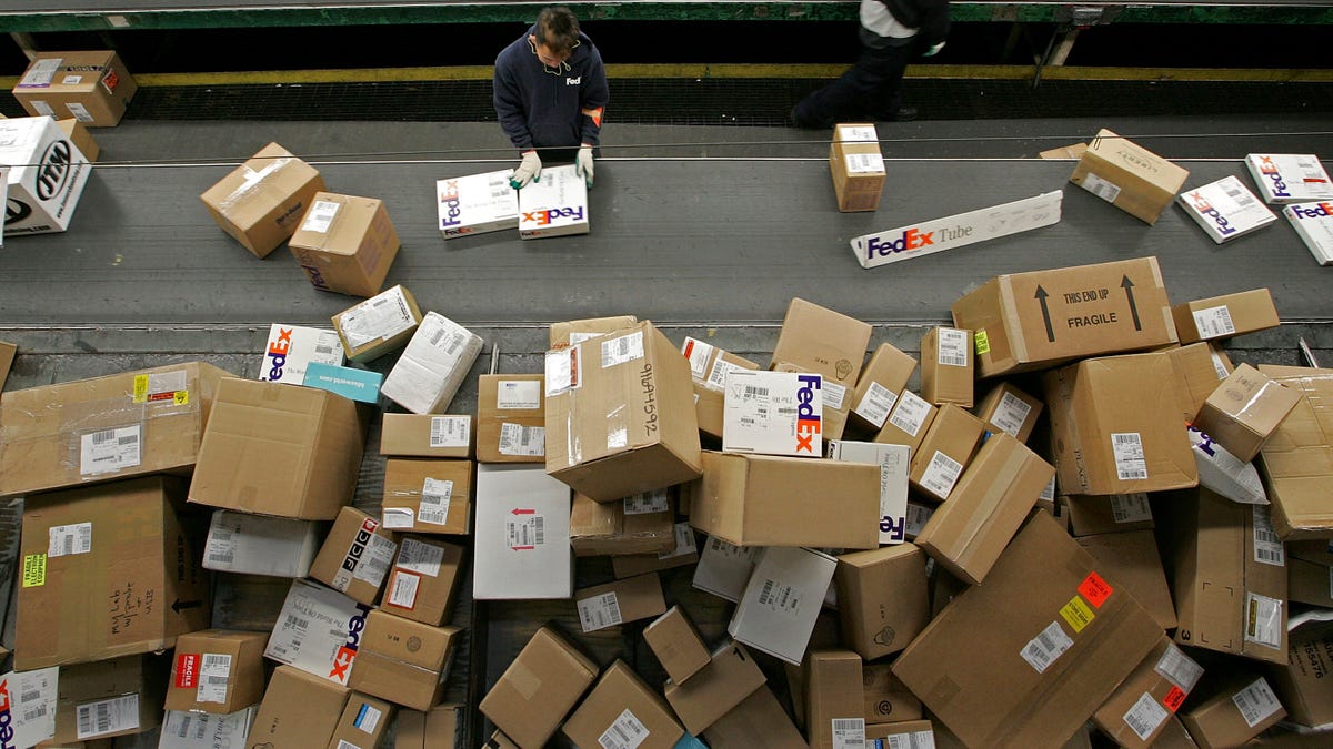 Beware New Texting Scam That Looks Like FedEx Tracking Notifications