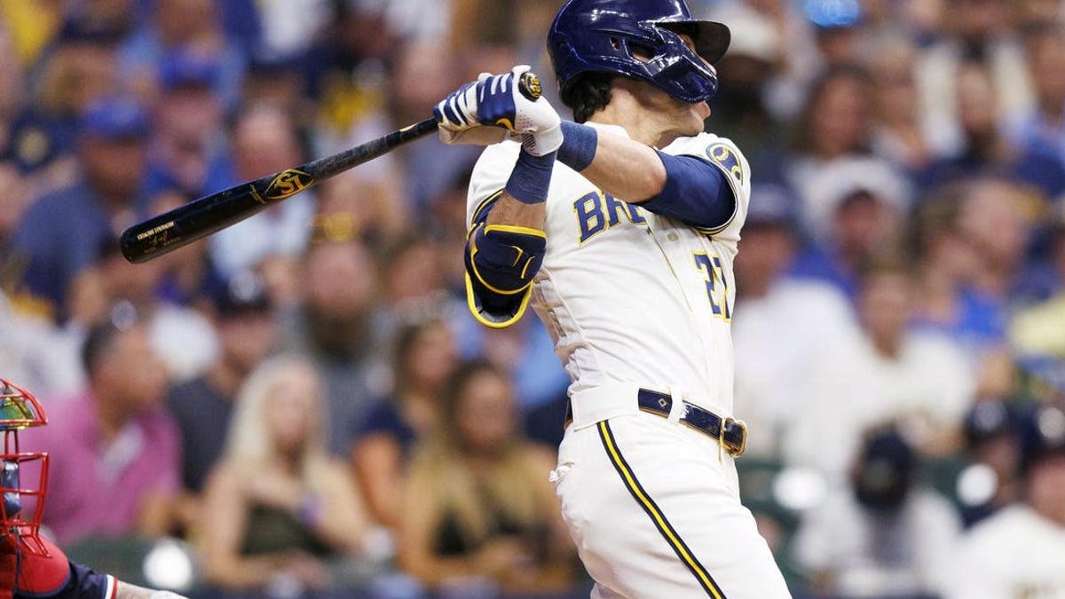 Brewers score 5 runs in 6th to take down Twins