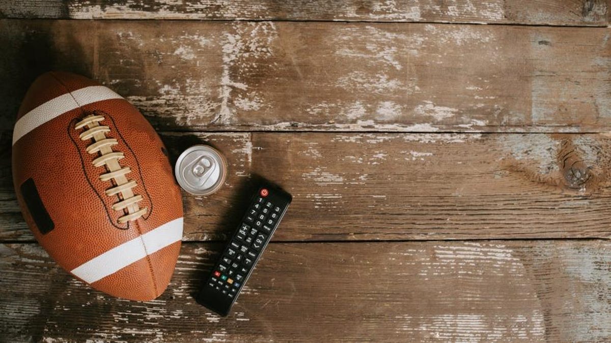 How to Watch Super Bowl LVI Live Without a Cable Subscription [Updated] thumbnail